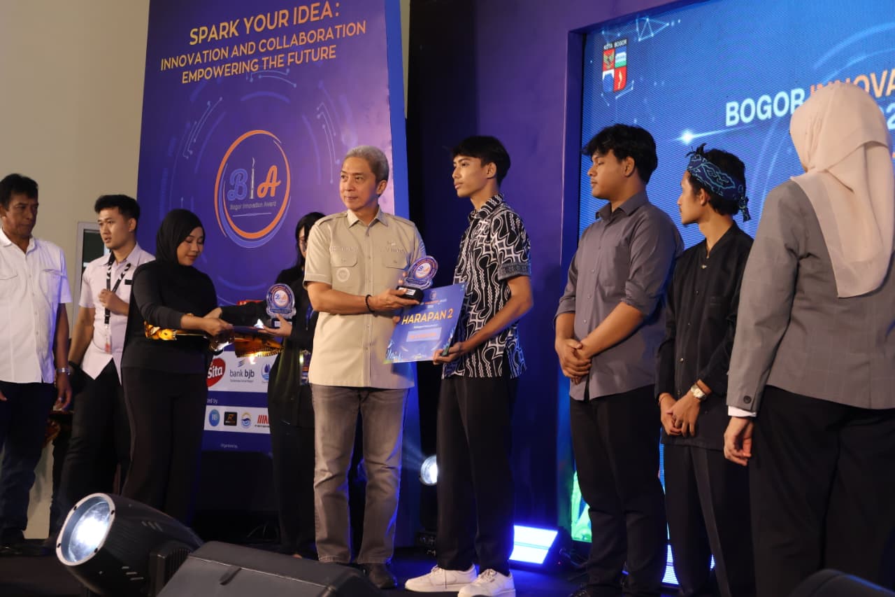 Inovasi Kesehatan Berbuah Manis: Amar dan Rasya Raih Harapan 2 Lewat "Smart Infus" di Bogor Innovation Award